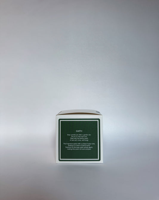 UPPER HOUSE: Upstate New York Scented Candles - hand-poured in the Catskills, refine eco-friendly candles available in very exclusive quantities.