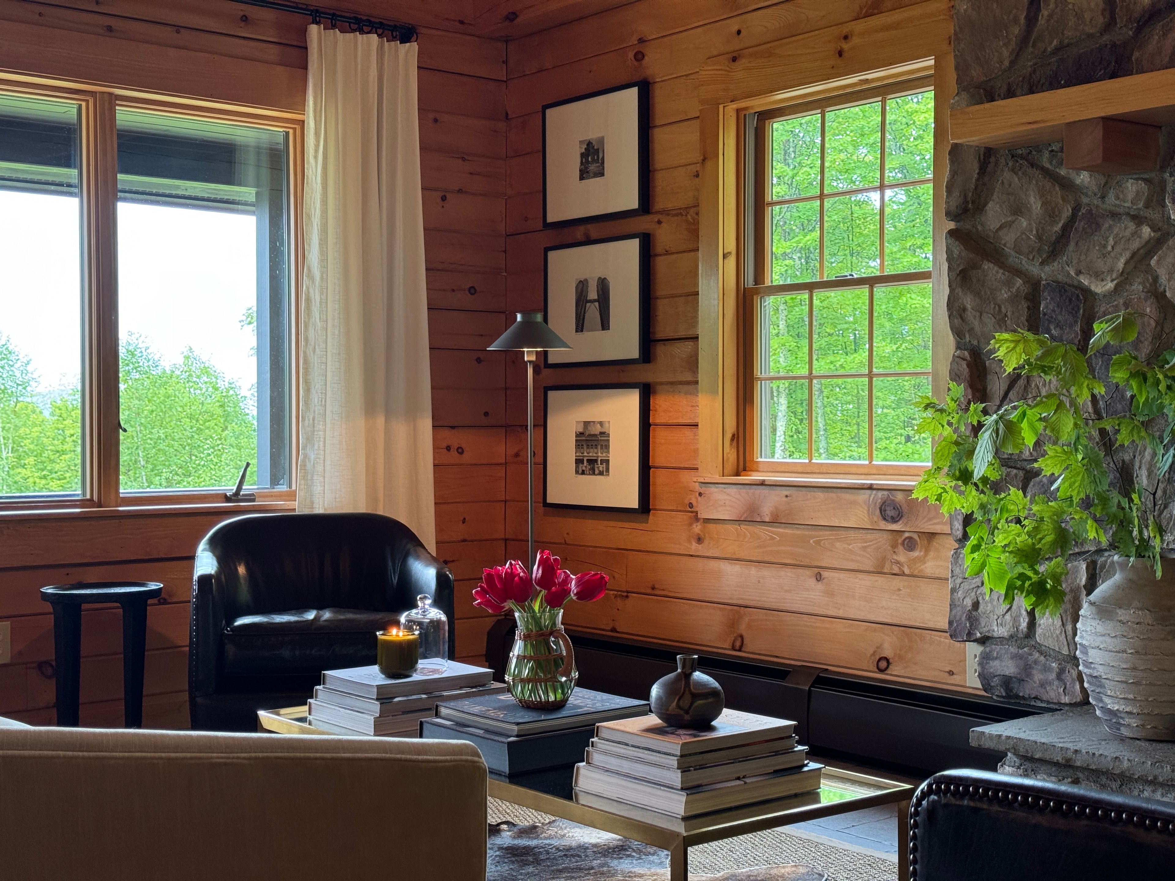 UPPER HOUSE: Upstate New York Scented Candles - hand-poured in the Catskills, refine eco-friendly candles available in very exclusive quantities.
