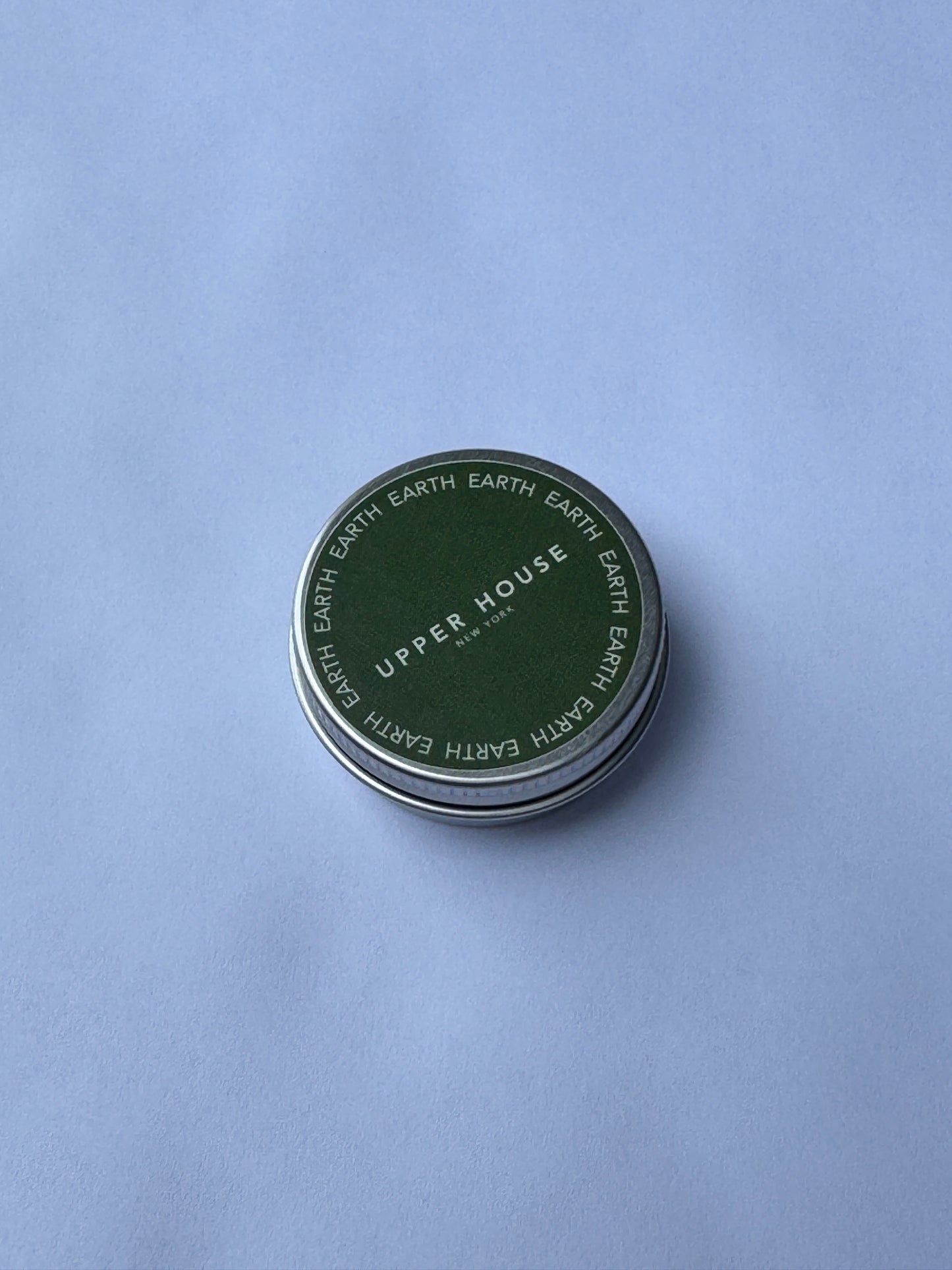 UPPER HOUSE: Upstate New York Scented Candles - hand-poured in the Catskills, refine eco-friendly candles available in very exclusive quantities.