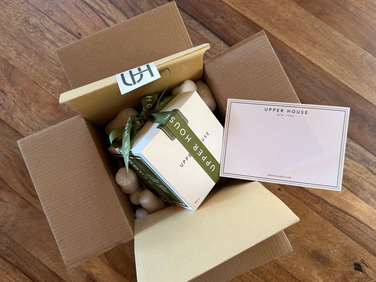 UPPER HOUSE: Upstate New York Scented Candles - hand-poured in the Catskills, refine eco-friendly candles available in very exclusive quantities.