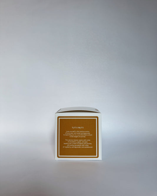 UPPER HOUSE: Upstate New York Scented Candles - hand-poured in the Catskills, refine eco-friendly candles available in very exclusive quantities.