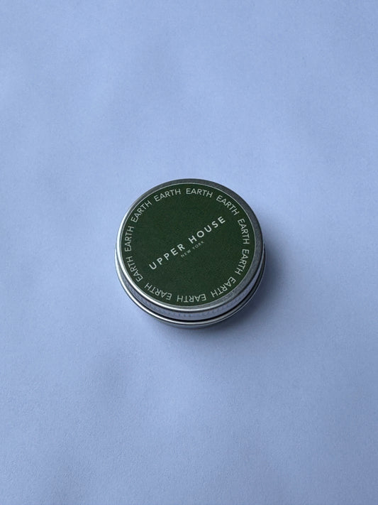 UPPER HOUSE: Upstate New York Scented Candles - hand-poured in the Catskills, refine eco-friendly candles available in very exclusive quantities.