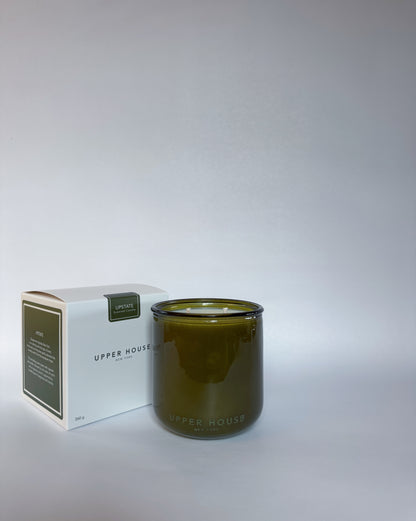 UPPER HOUSE: Upstate New York Scented Candles - hand-poured in the Catskills, refine eco-friendly candles available in very exclusive quantities.